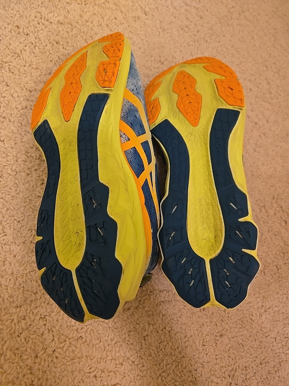 ASICS Novablast 2 Men's Sneaks 10.5 Blue Orange Yellow 1011B445 - Picture 4 of 7